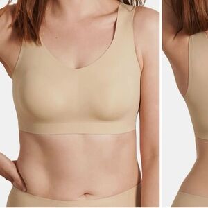 Evelyn & Bobbie Silky Soft “Sand” Color Defy Bra Size M Wirefree Comfy Support